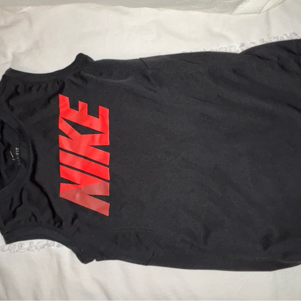 Nike muscle tee, size medium